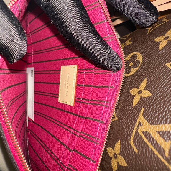 Louis Vuitton Bag - Picture 2 of 4